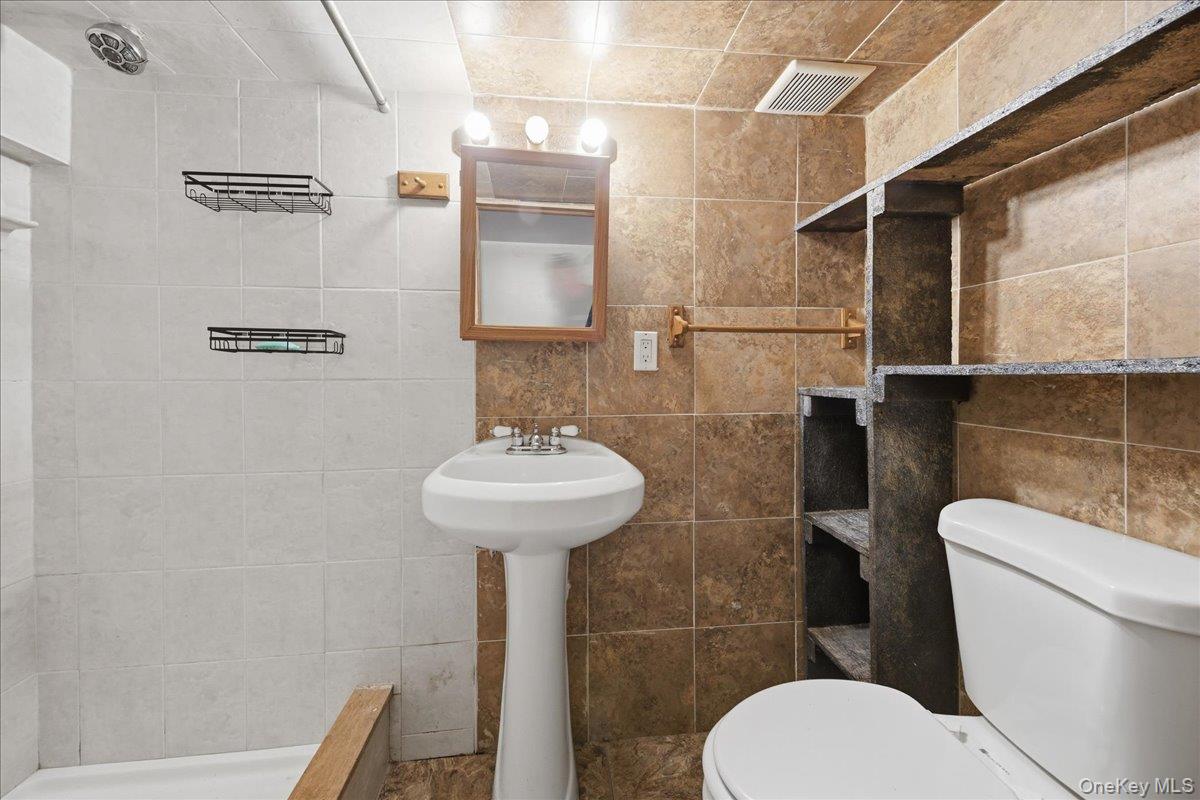 19th image of 672 Drew St, Brooklyn, NY 11208 | MLS# 1030432