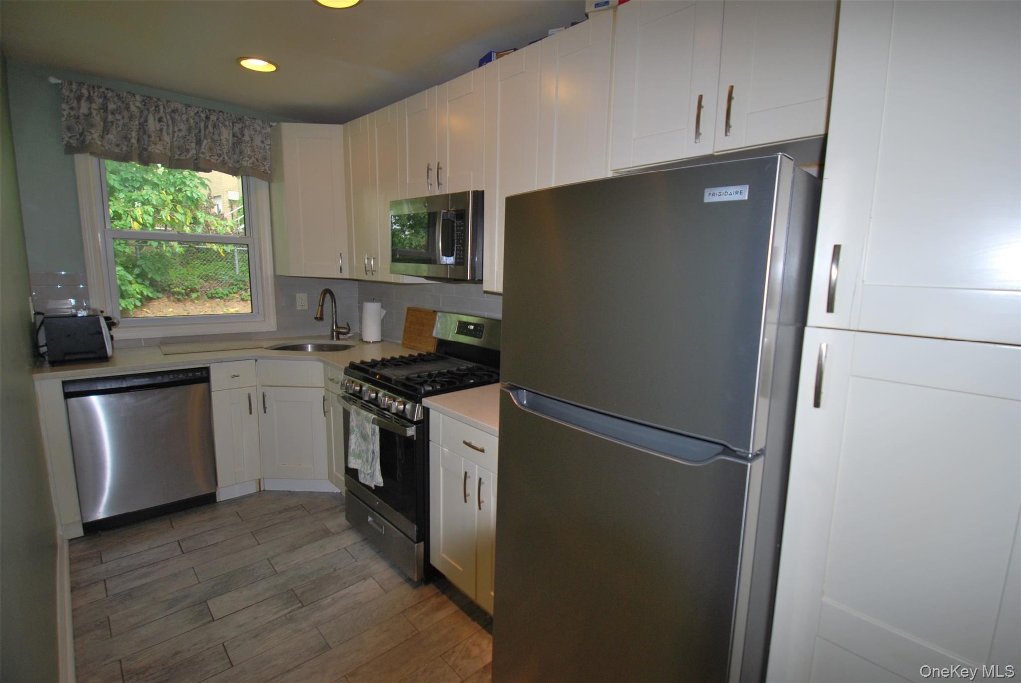 5th image of 9 Stokes Rd #1A, Yonkers, NY 10710 | MLS# 1030436