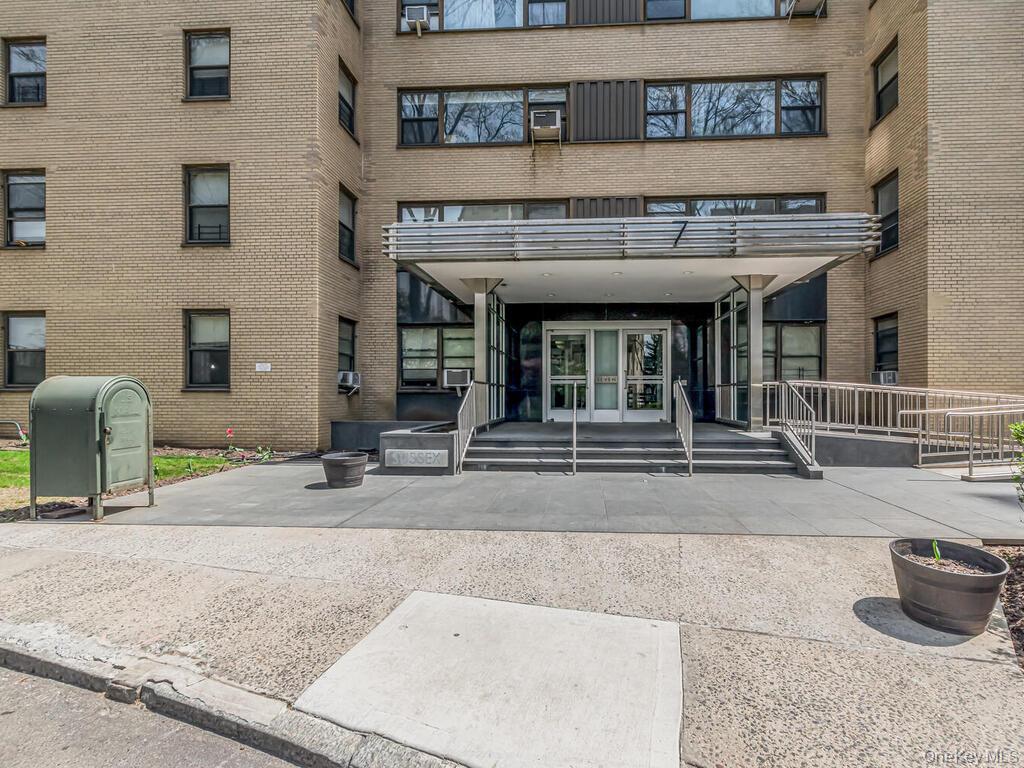 2nd image of 4 Fordham Hl Oval, New York, NY 10468