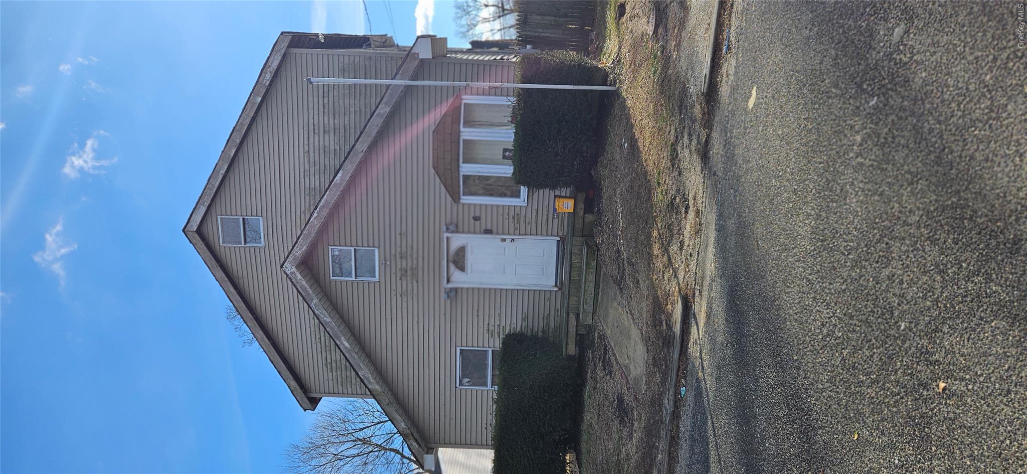 1st image of 6 Hansen St, Bay Shore, NY 11706 | MLS# 1030527