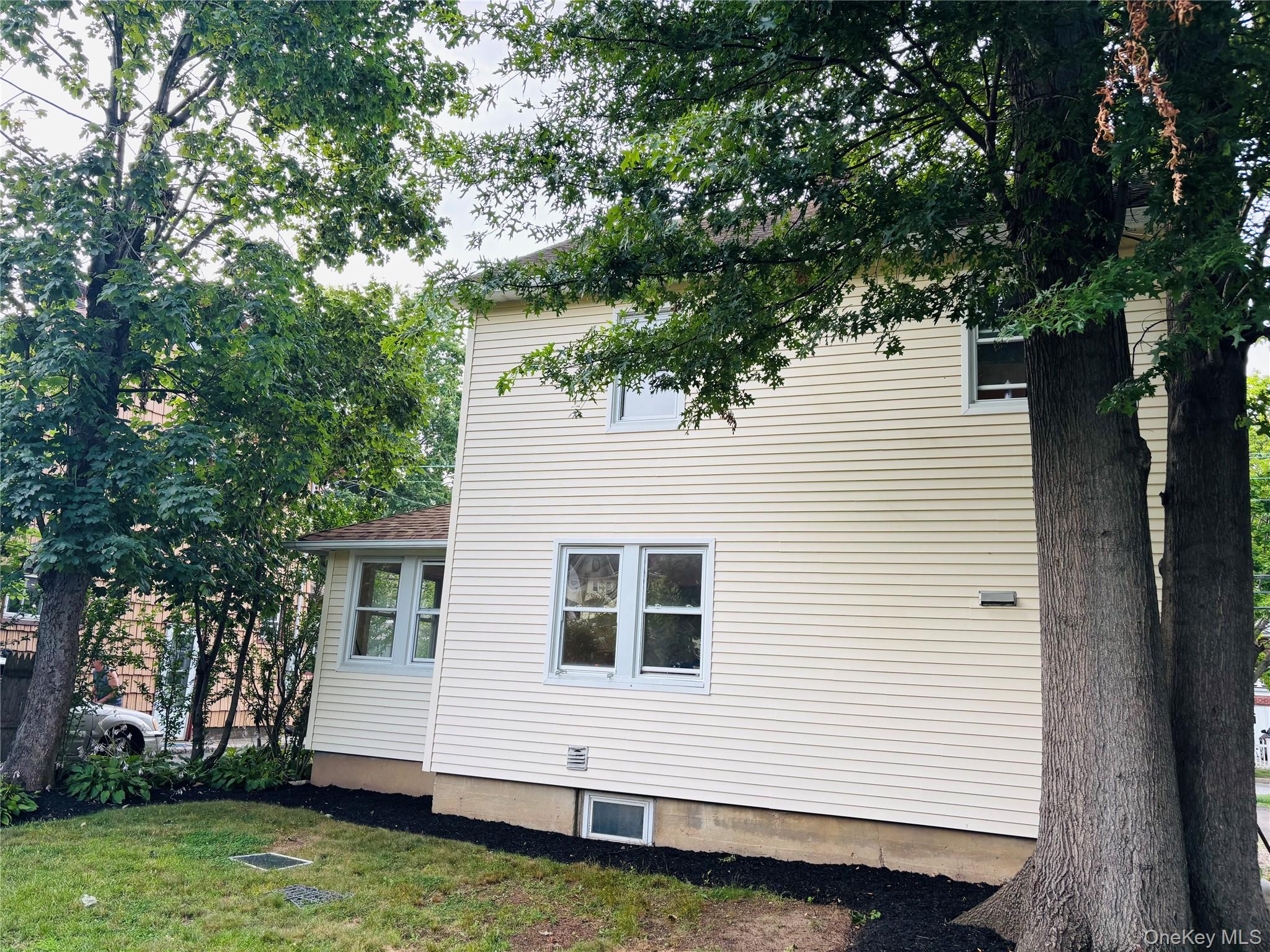 20th image of 29 Roosevelt St, Glen Cove, NY 11542 | MLS# 1030544