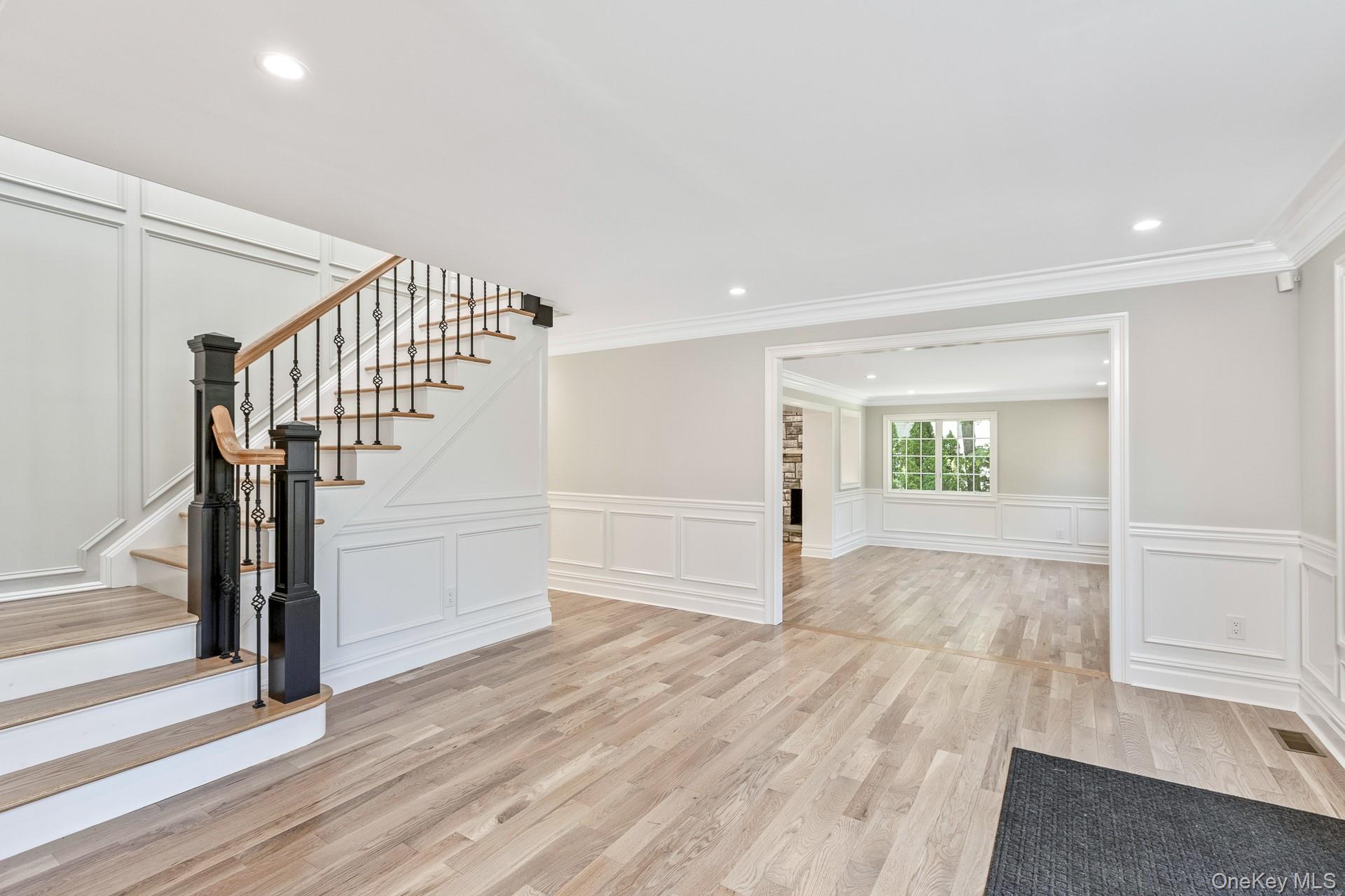 4th image of 5 Hemingway Dr, Huntington, NY 11746 | MLS# 1030573
