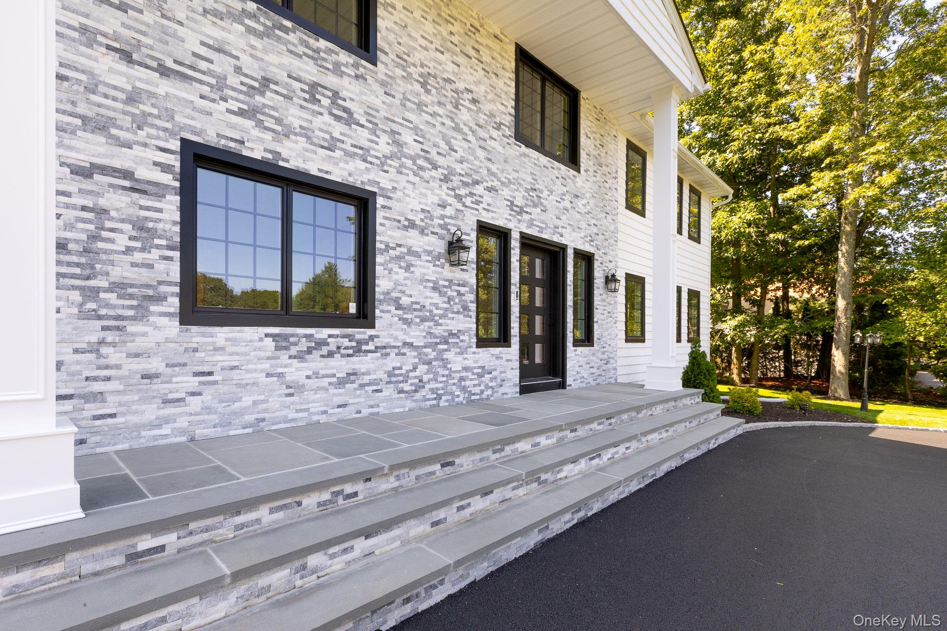 3rd image of 5 Hemingway Dr, Huntington, NY 11746 | MLS# 1030573