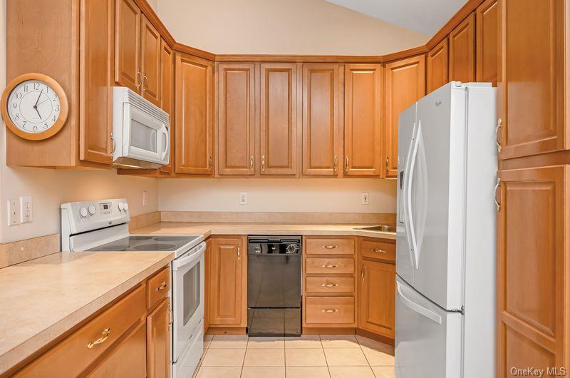 3rd image of 130 Francesca Wy, Babylon, NY 11701 | MLS# 1030587