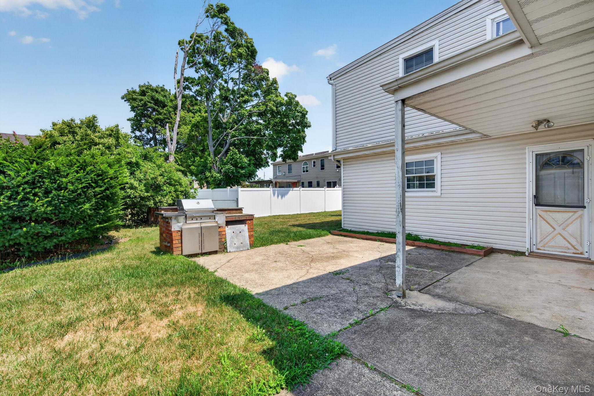 4th image of 138 Spring St, Oyster Bay, NY 11758 | MLS# 1030589