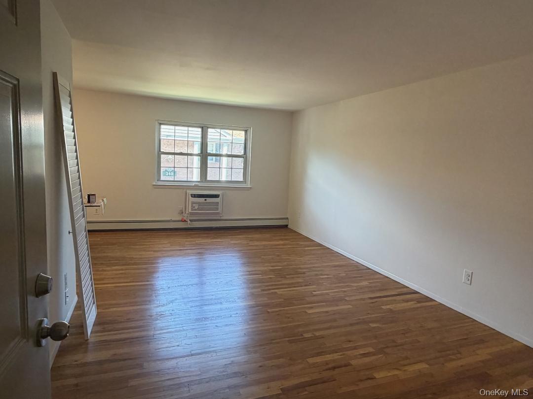4th image of 338 Lakeland Ave, Islip, NY 11782