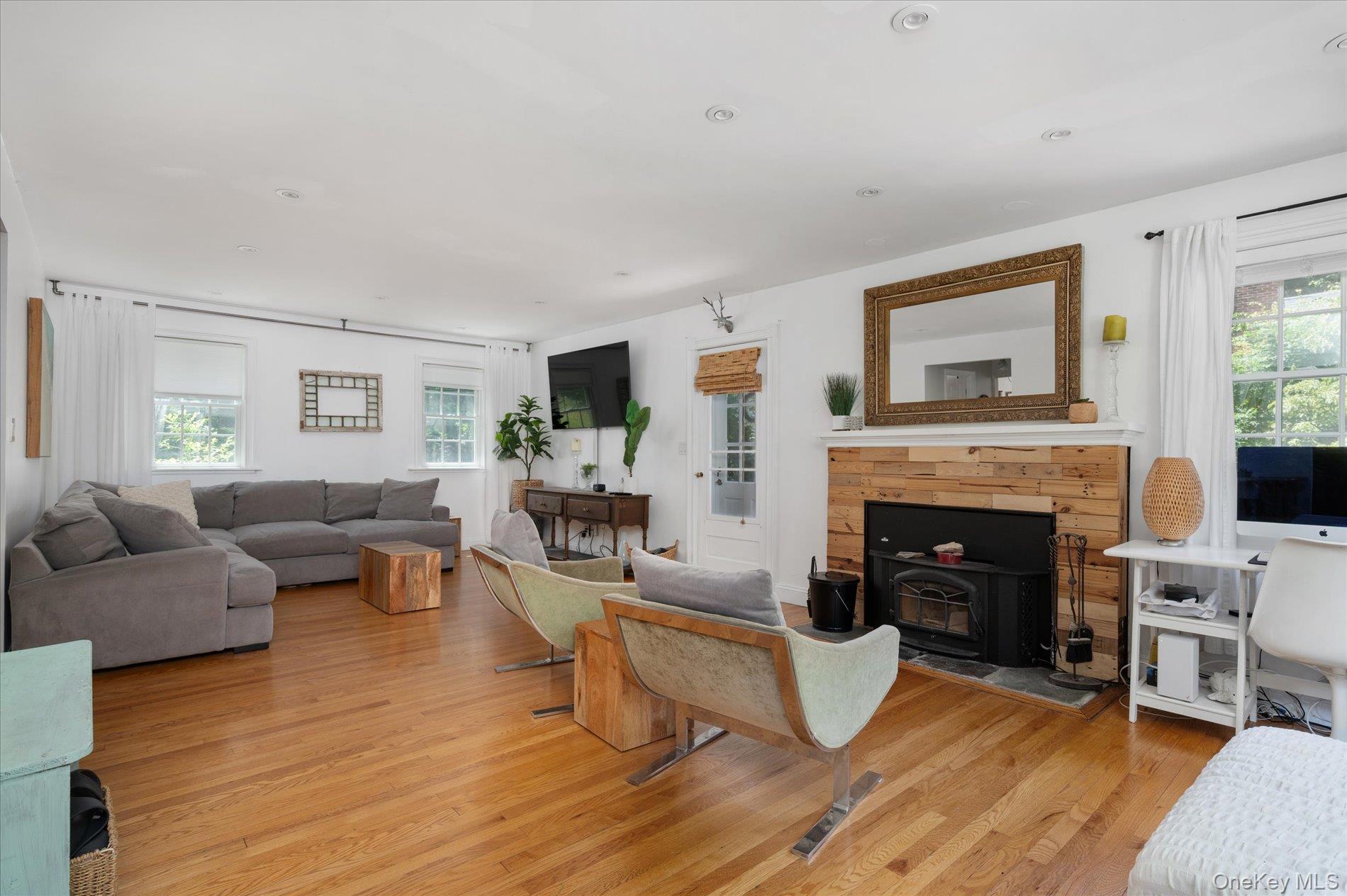 3rd image of 58 Elwood Rd, Huntington, NY 11768 | MLS# 1030607