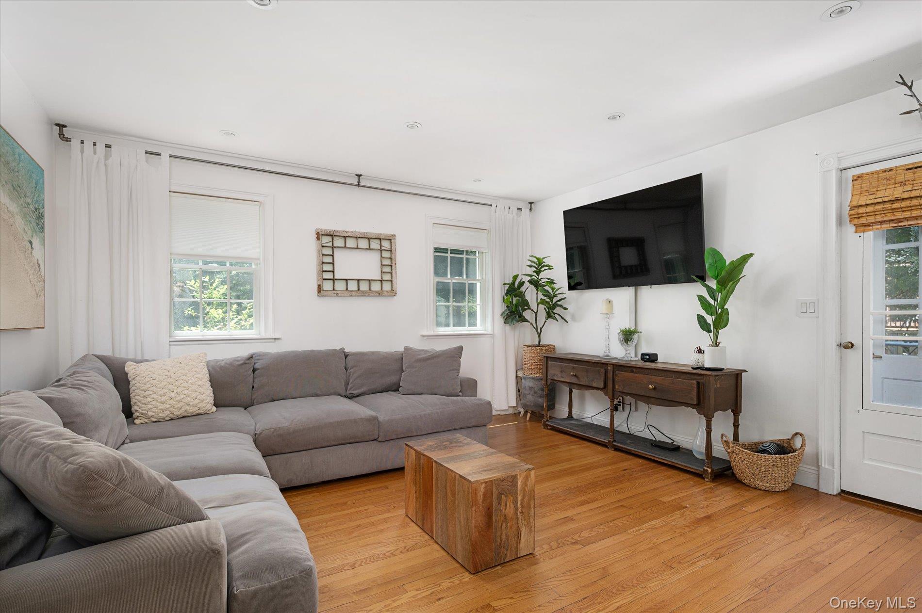 4th image of 58 Elwood Rd, Huntington, NY 11768 | MLS# 1030607