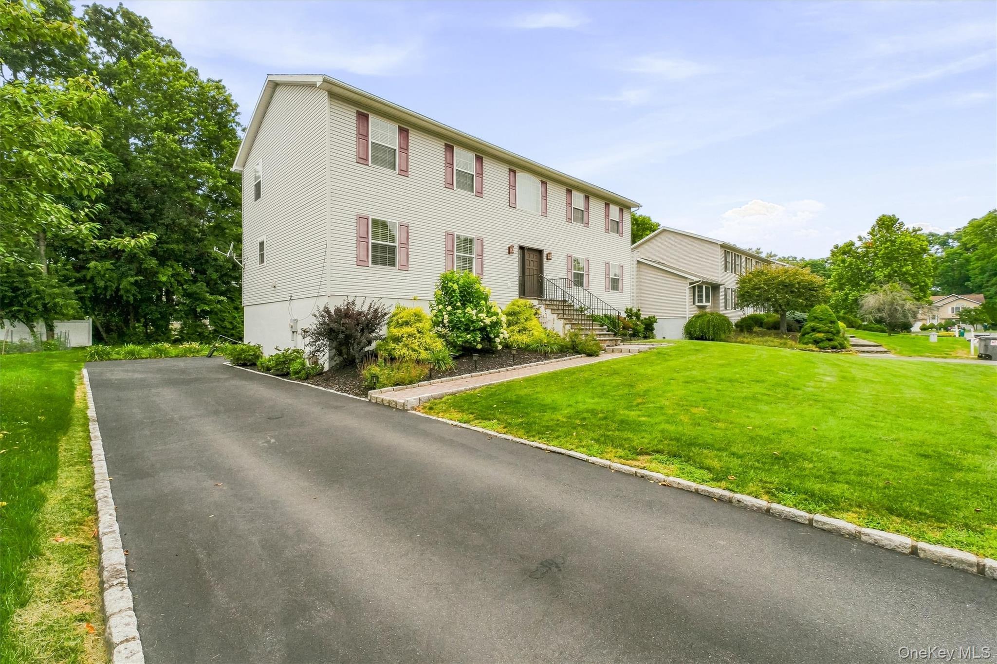 2nd image of 5 Marie Ct, Poughkeepsie, NY 12601 | MLS# 1030616