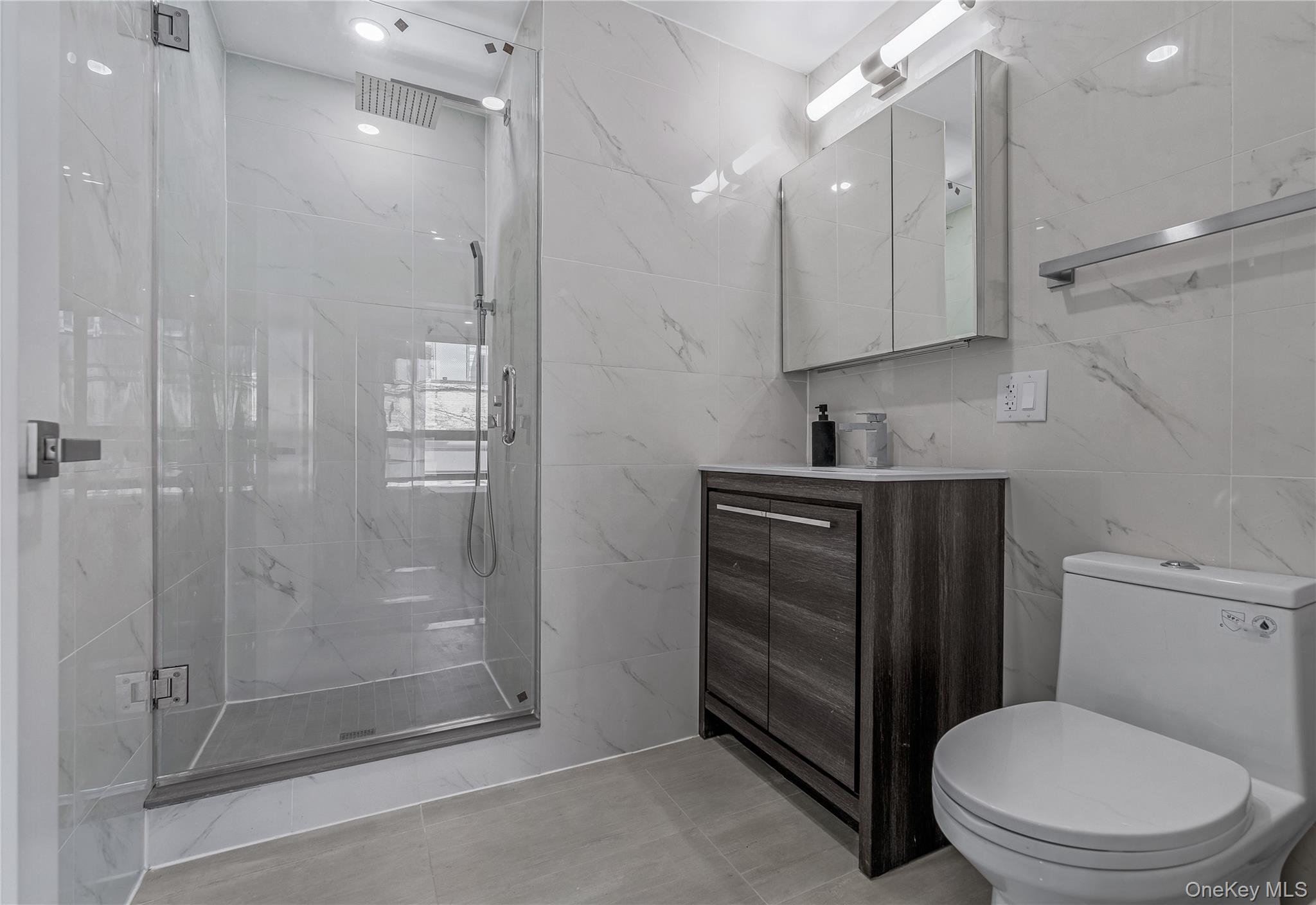 5th image of 43-30 52 Nd St, New York, NY 11377