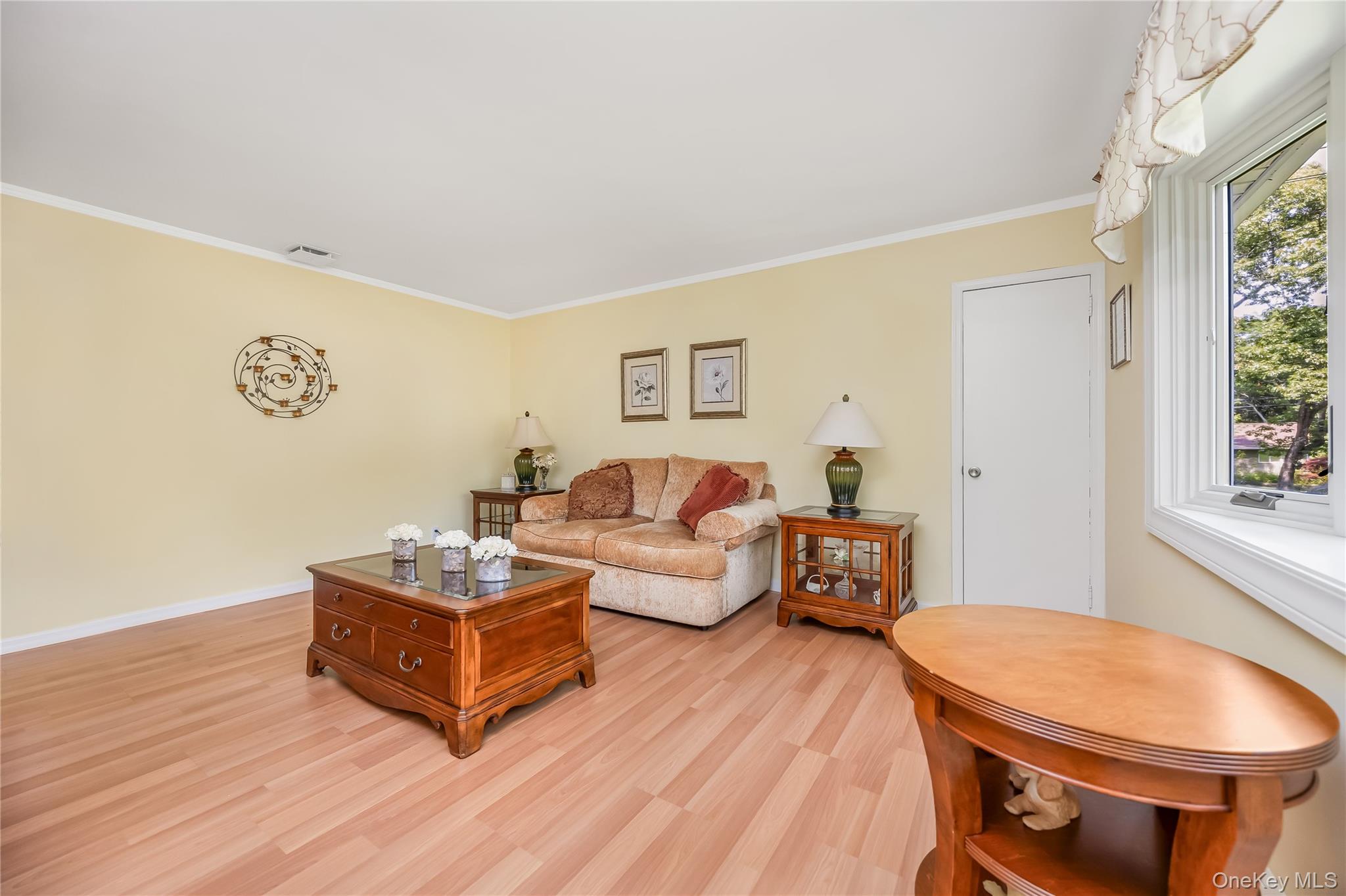 4th image of 42 Pineacre Dr, Smithtown, NY 11787 | MLS# 1030650