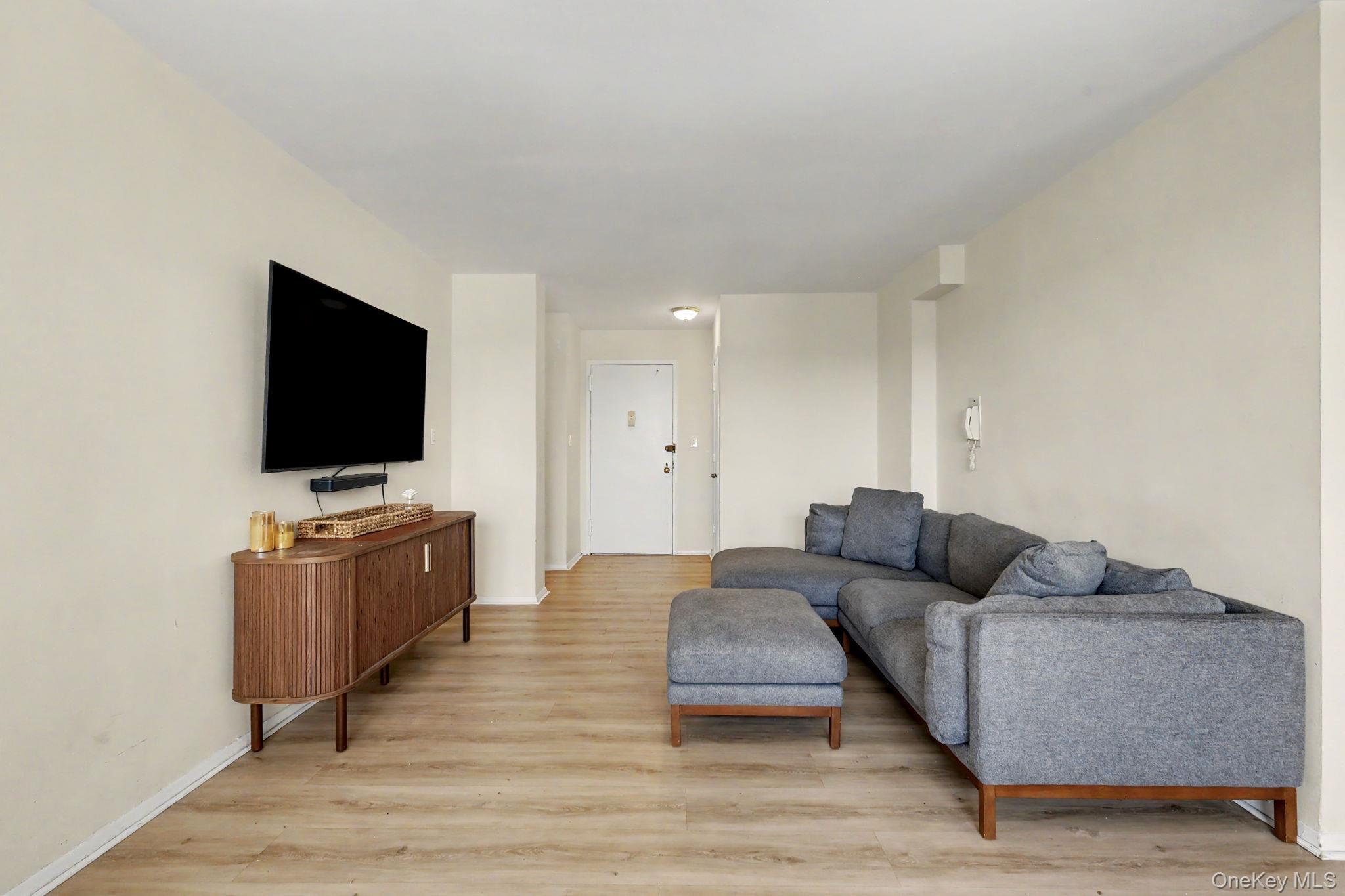 3rd image of 30 Lake St, White Plains, NY 10603