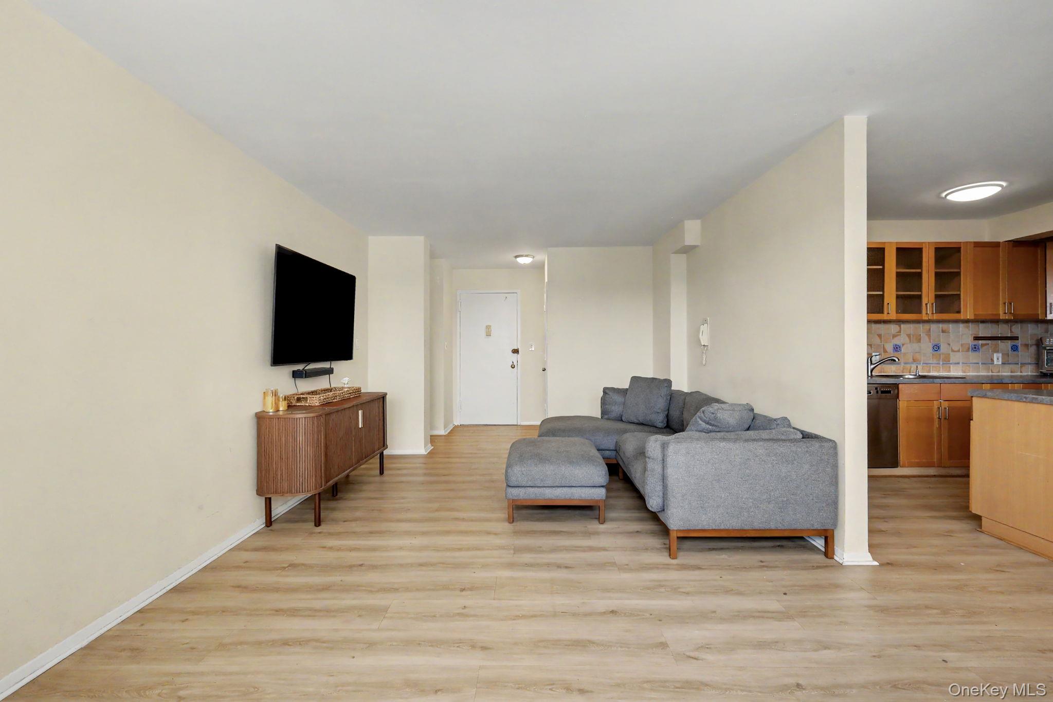 4th image of 30 Lake St, White Plains, NY 10603