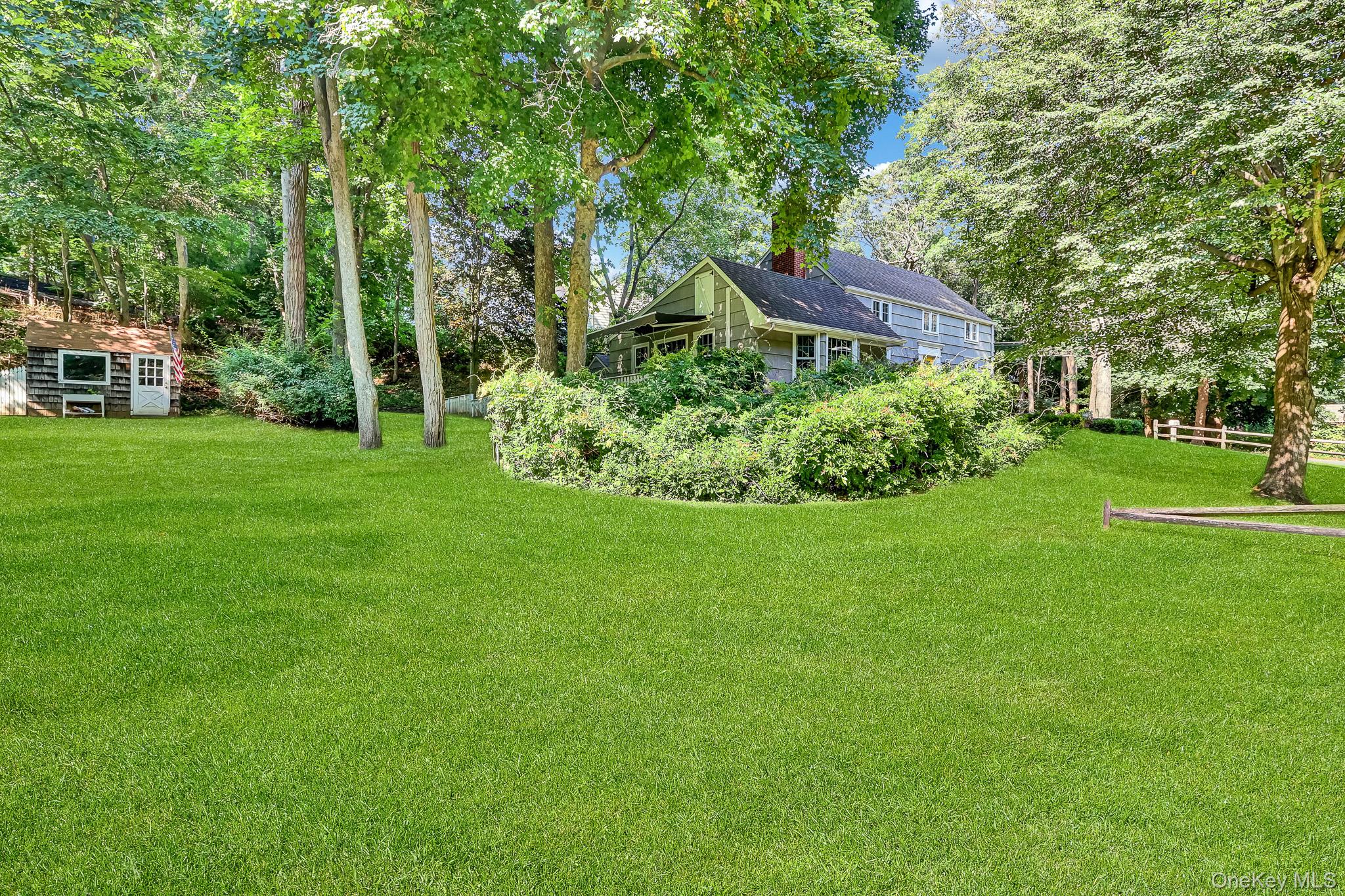 4th image of 2 Dogwood Dr, Brookhaven, NY 11790 | MLS# 1030676