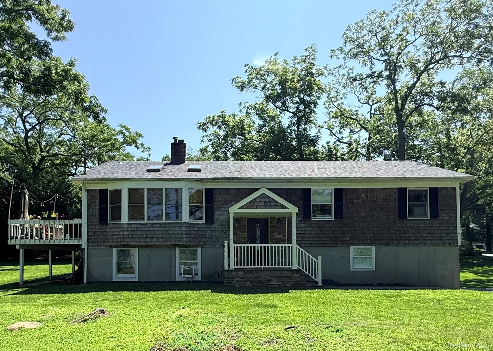 1st image of 6 Pond View Dr, Riverhead, NY 11792 | MLS# 1030722