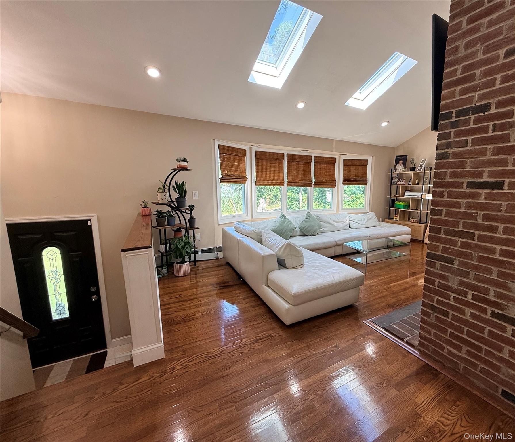 3rd image of 6 Pond View Dr, Riverhead, NY 11792 | MLS# 1030722