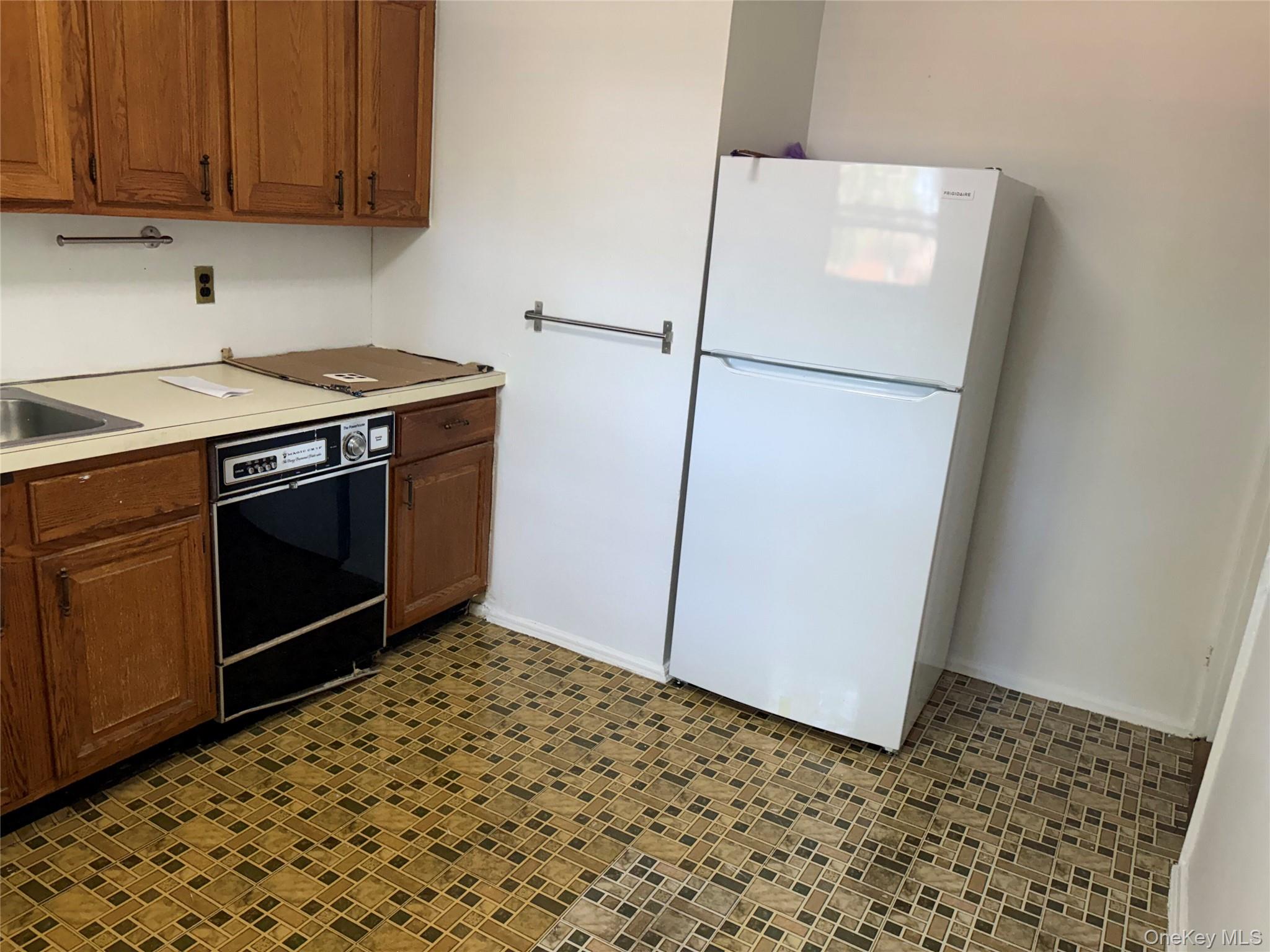 4th image of 74-81 220Th St #2, Oakland Gardens, NY 11364 | MLS# 1030726
