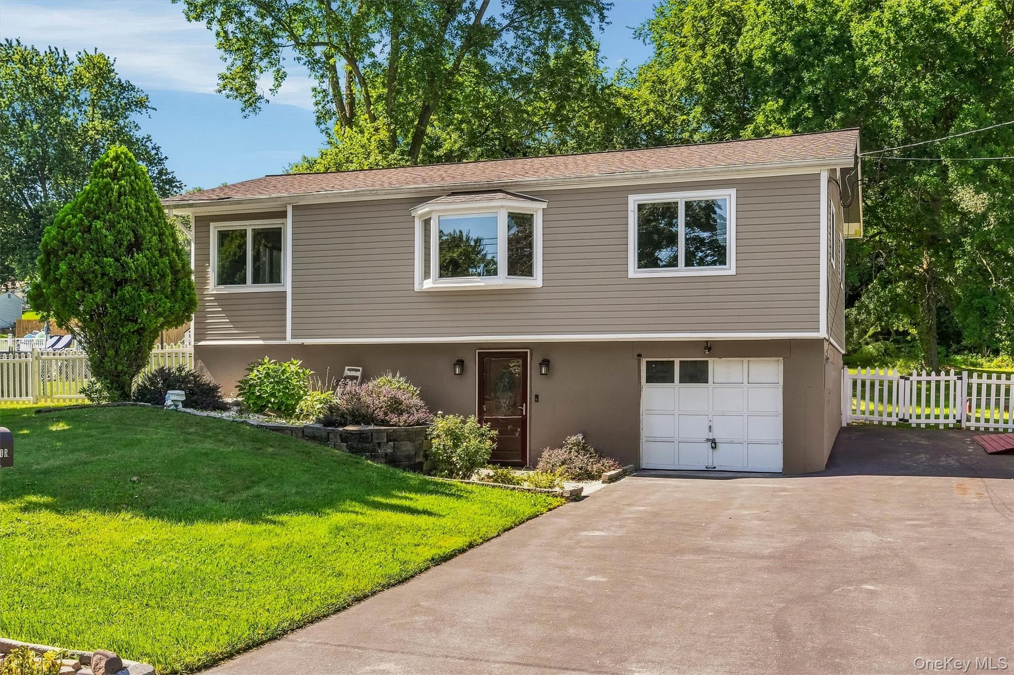 5th image of 21 Trotting Dr, Chester Town, NY 10918 | MLS# 1030740