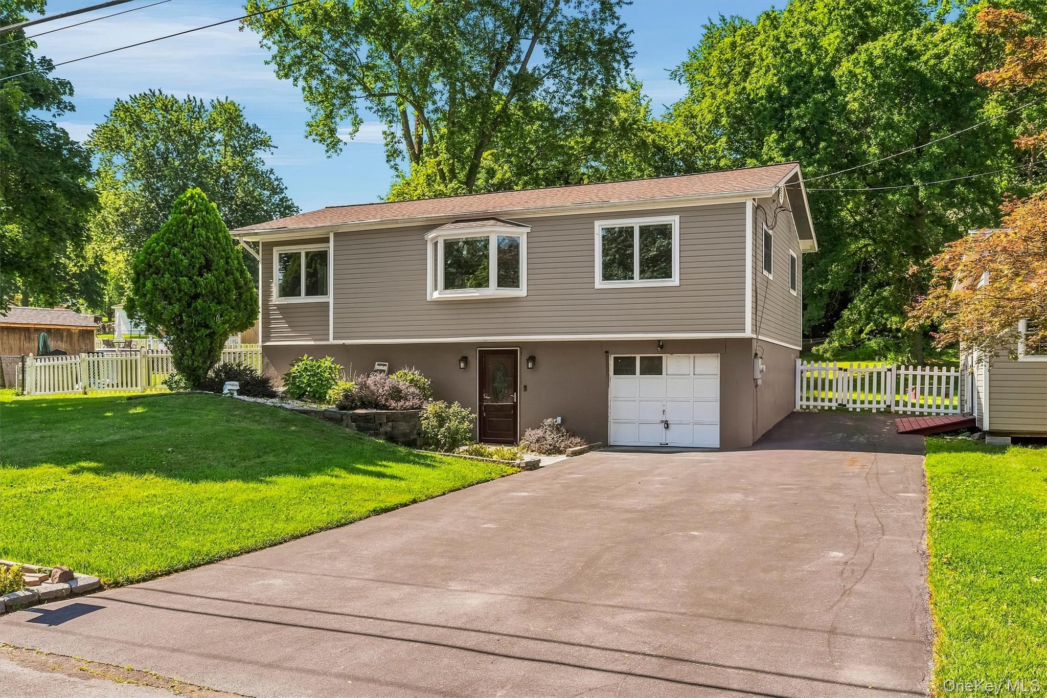 3rd image of 21 Trotting Dr, Chester Town, NY 10918 | MLS# 1030740