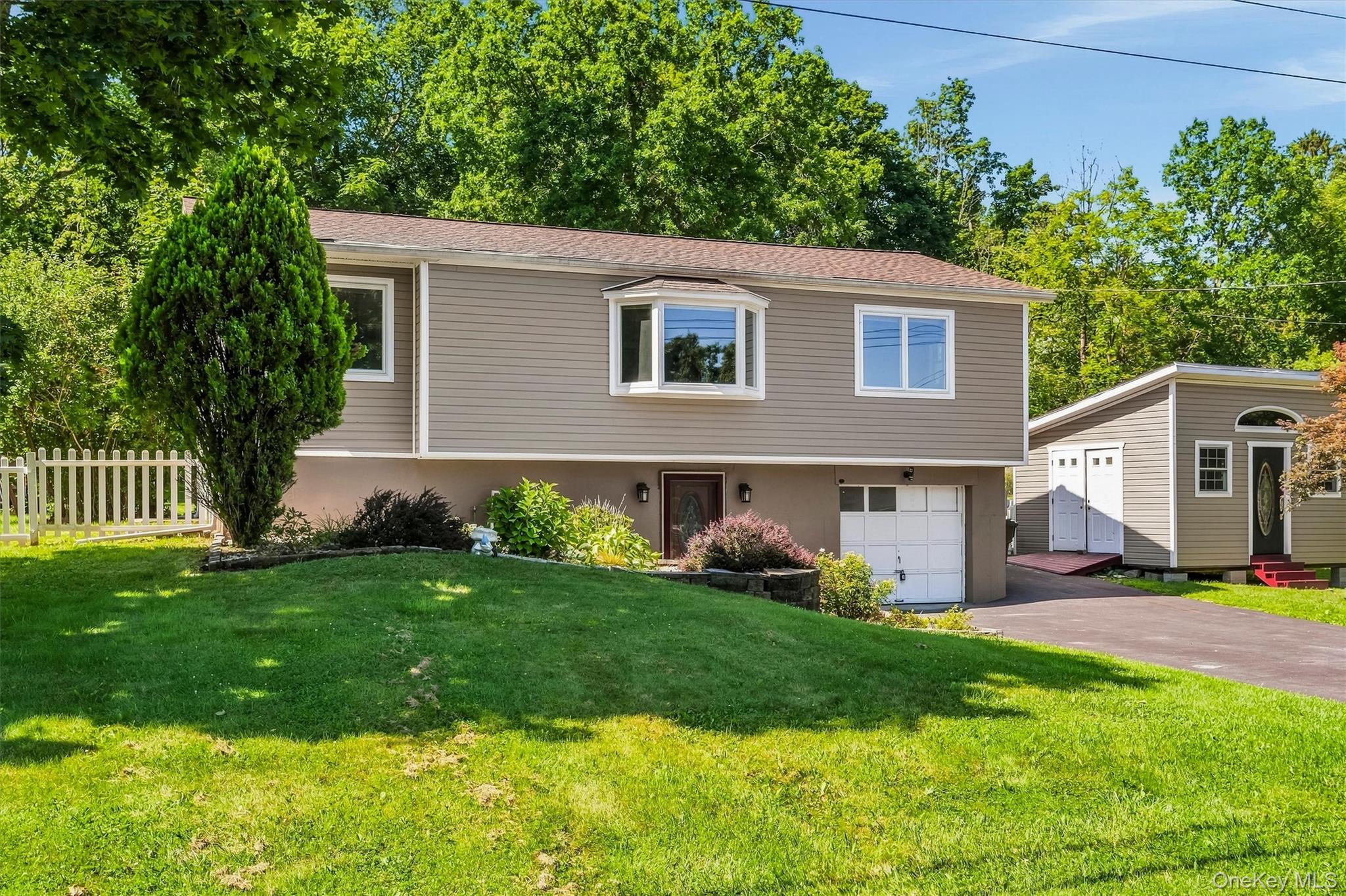 2nd image of 21 Trotting Dr, Chester Town, NY 10918 | MLS# 1030740