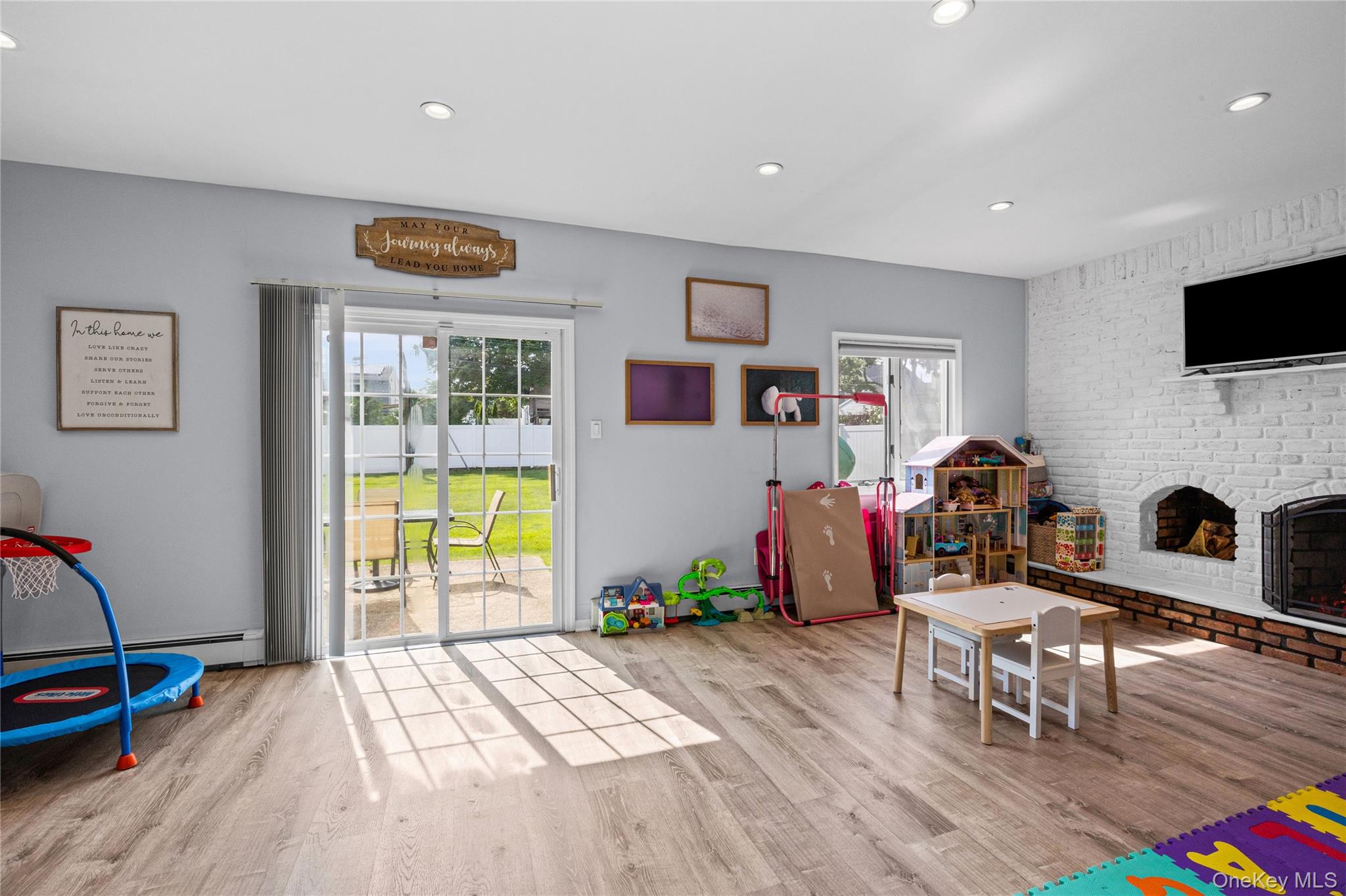 49th image of 334 Greenbelt Pkwy, Islip, NY 11742 | MLS# 1030764
