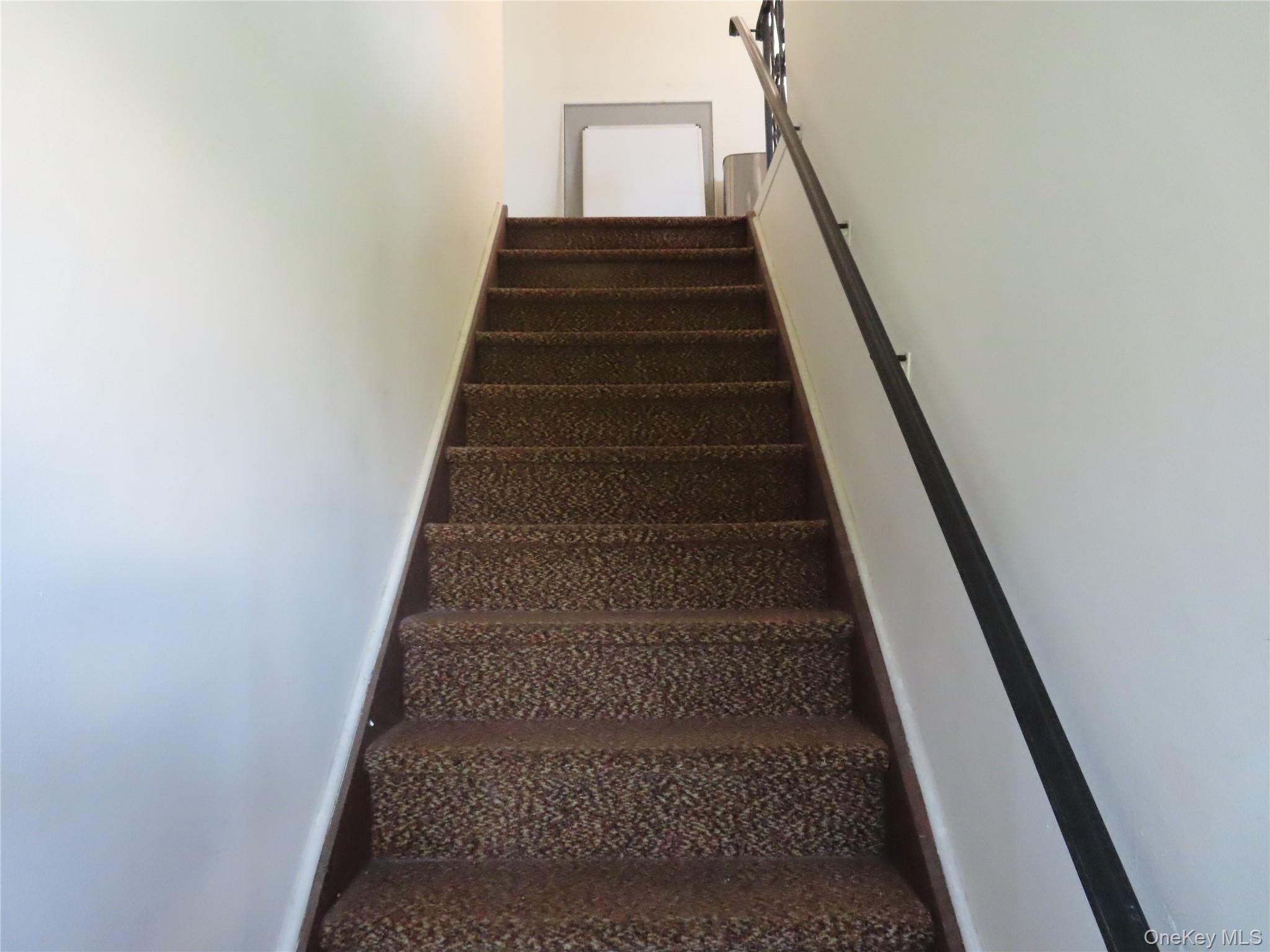 3rd image of 15 Harrison Ave #70 H, Babylon, NY 11701 | MLS# 1030766