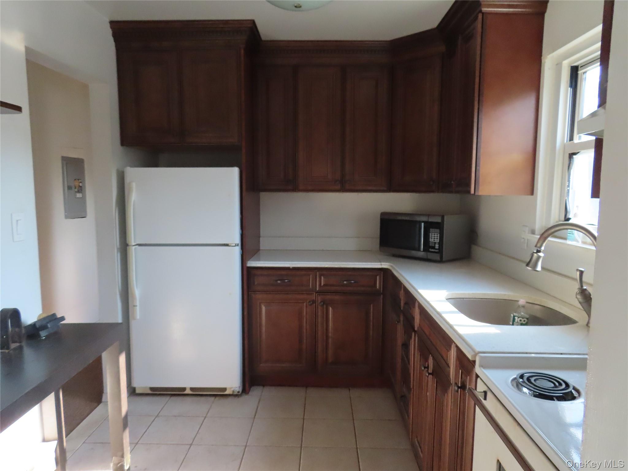 5th image of 15 Harrison Ave #70 H, Babylon, NY 11701 | MLS# 1030766