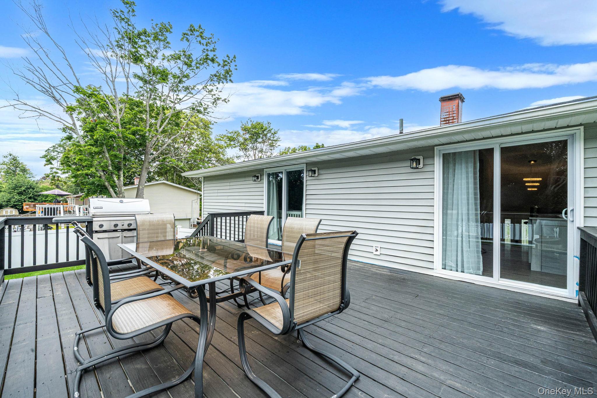 39th image of 8 Fairway Dr, Brookhaven, NY 11776 | MLS# 1030767