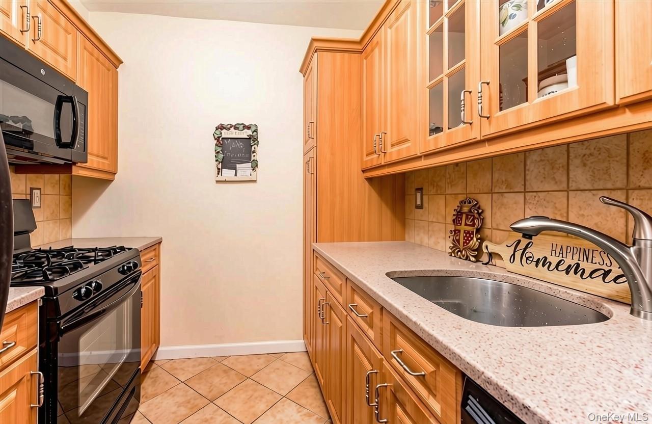 4th image of 27010 Grand Central Pkwy #4J, New York, NY 11005 | MLS# 1030793