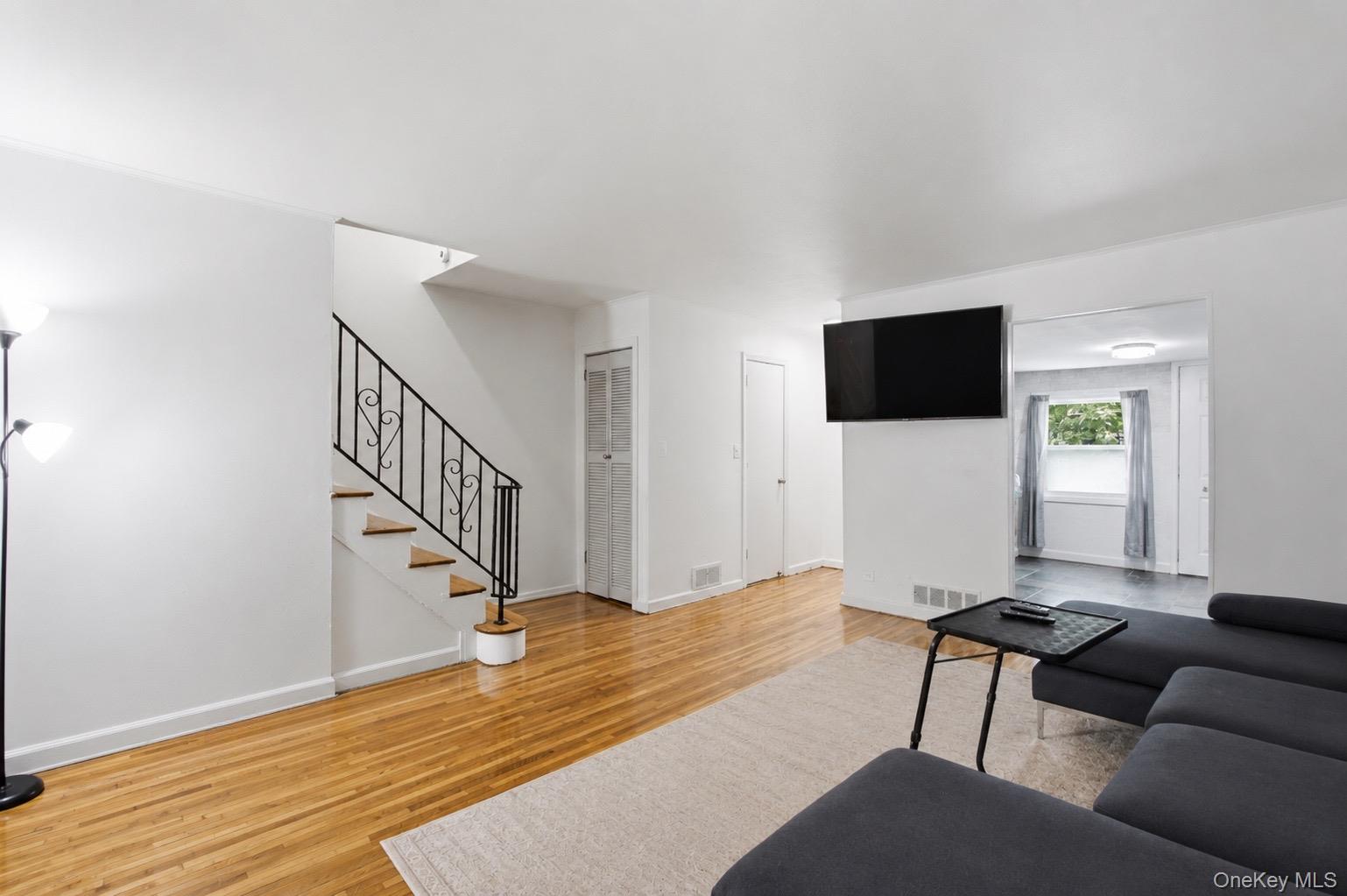 5th image of 136-10 222Nd St, New York, NY 11413 | MLS# 1030809