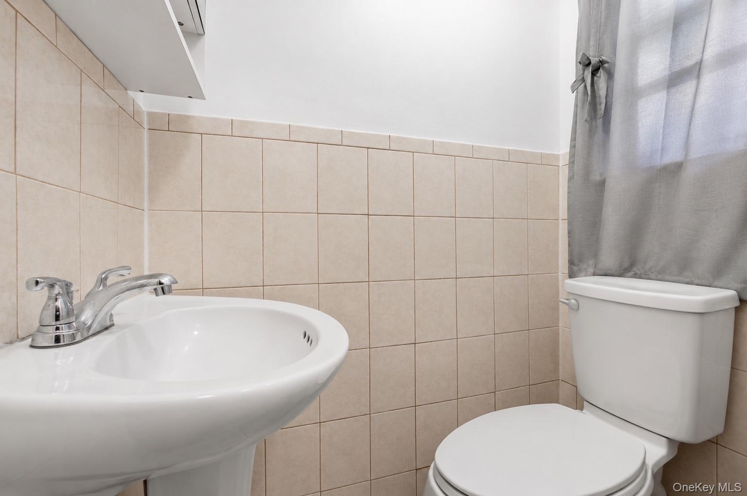 3rd image of 136-10 222Nd St, New York, NY 11413 | MLS# 1030809