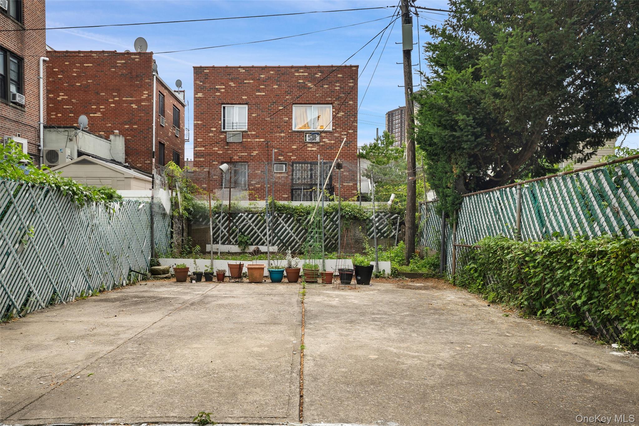 27th image of 868 E 216th St, New York, NY 10467 | MLS# 1030810