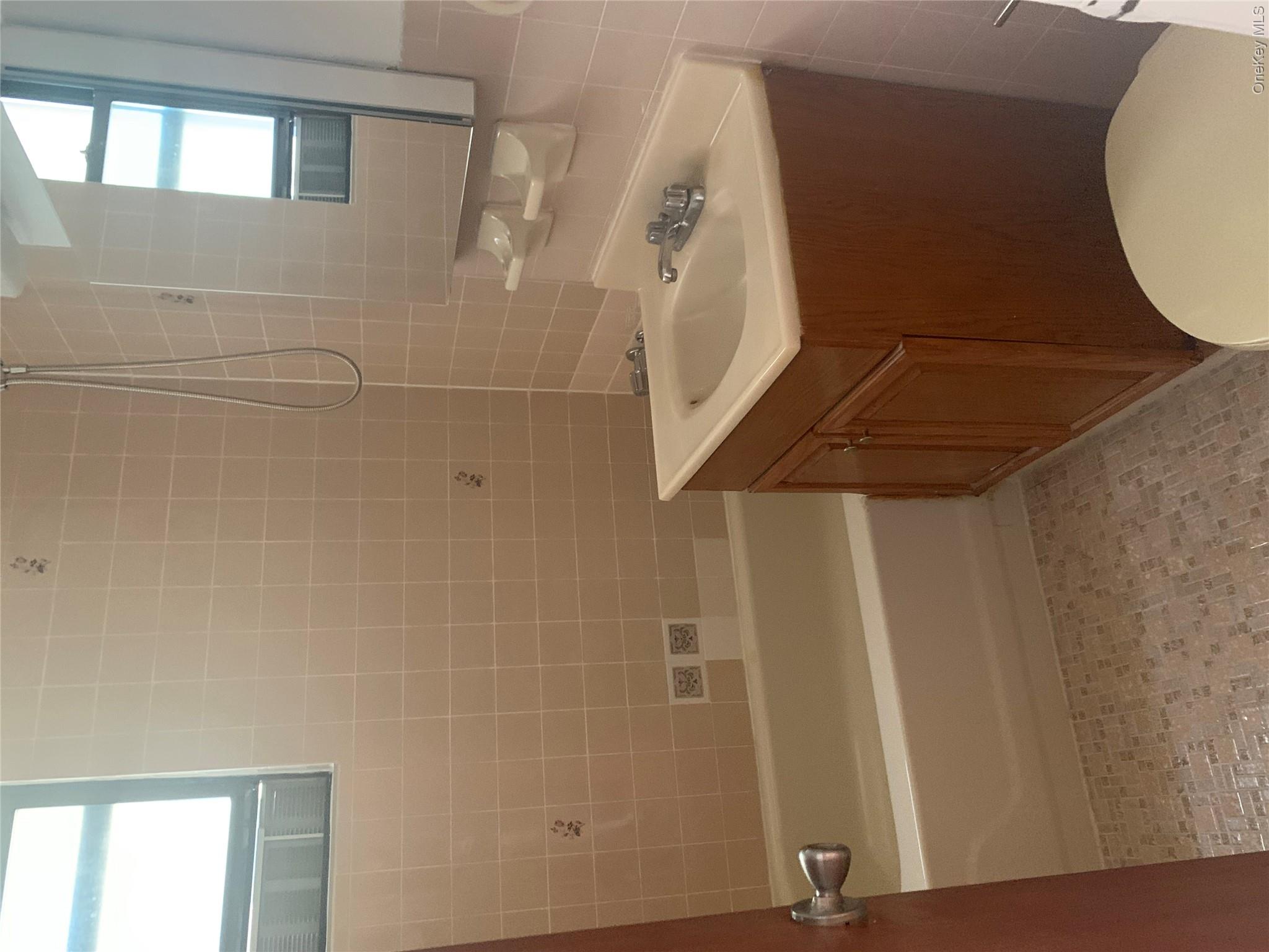 5th image of 3975 56Th St, New York, NY 11377