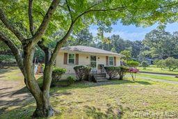 3rd image of 468 Old Bridge Rd, Huntington, NY 11768 | MLS# 1030862