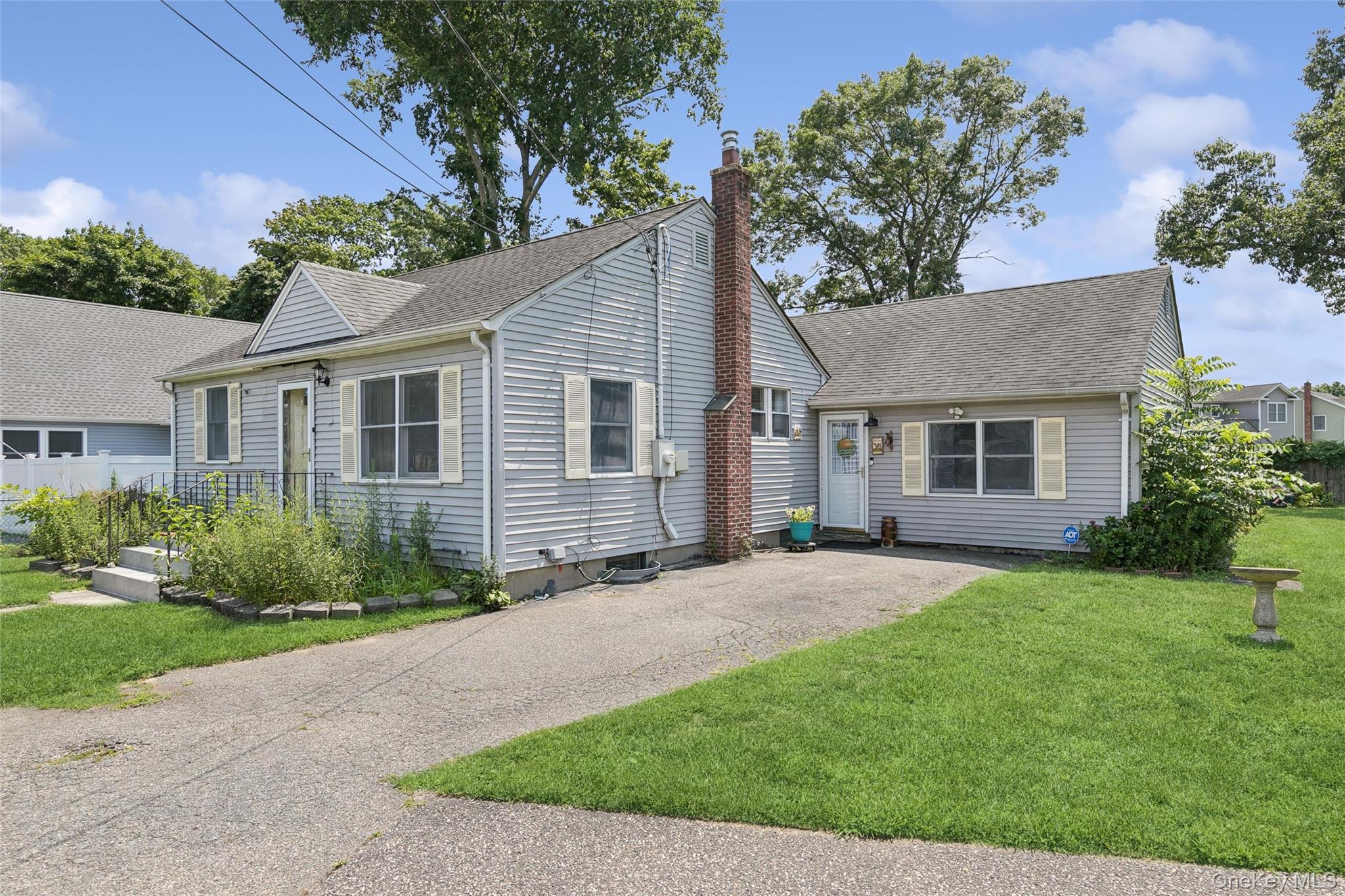 25th image of 8 Beecher Ave, Islip, NY 11730 | MLS# 1030879