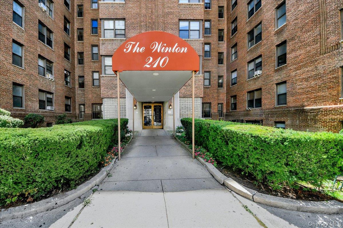1st image of 210 Martine Ave #5F, White Plains, NY 10601 | MLS# 1030889
