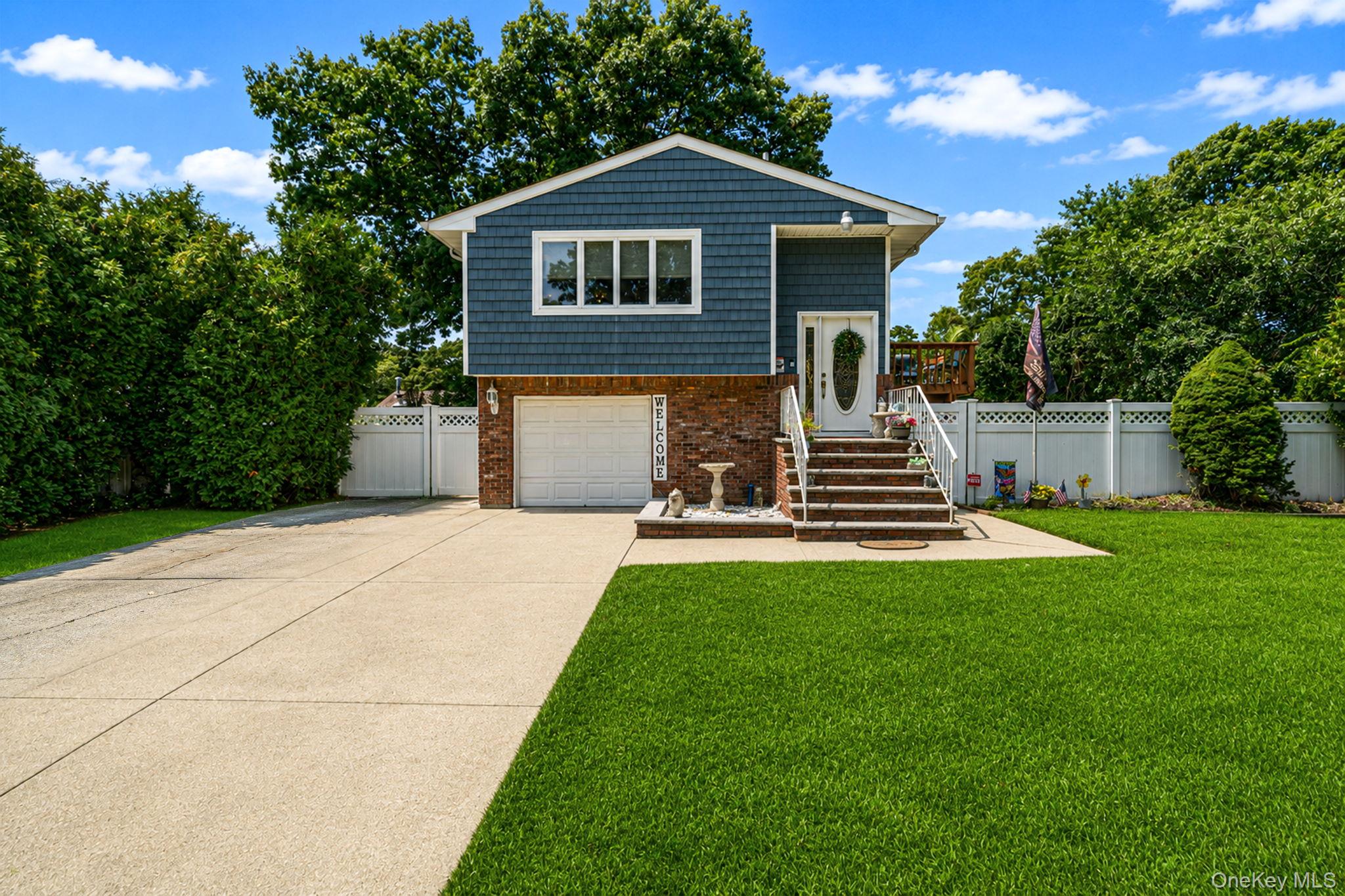 4th image of 12 Fannie Dr, Brookhaven, NY 11738 | MLS# 1030936