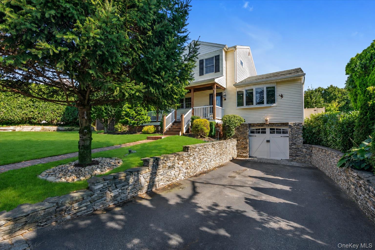 2nd image of 14 Coles Pl, Huntington, NY 11768 | MLS# 1030943