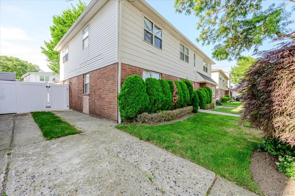 28th image of 634 Jarvis Ave, New York, NY 11691 | MLS# 1030946