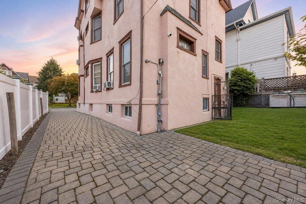 36th image of 129 Urban St, Mount Vernon, NY 10552 | MLS# 1030951