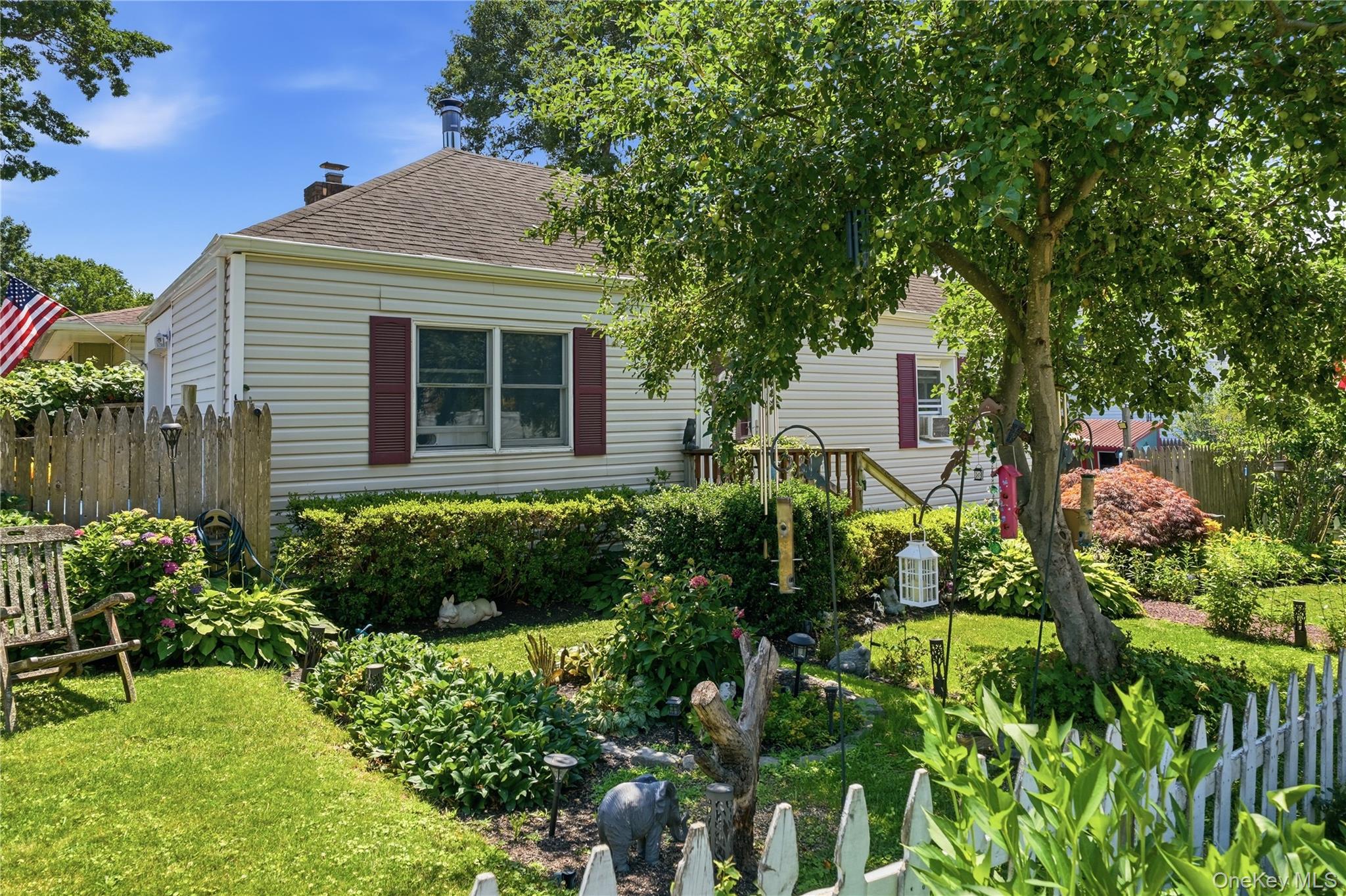 2nd image of 350 Boulder St, Islip, NY 11779 | MLS# 1030955