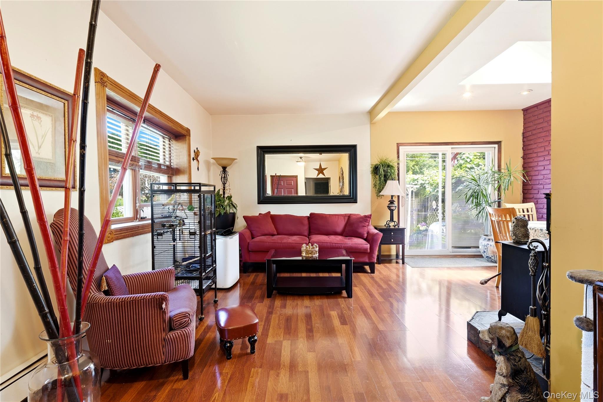 4th image of 350 Boulder St, Islip, NY 11779 | MLS# 1030955