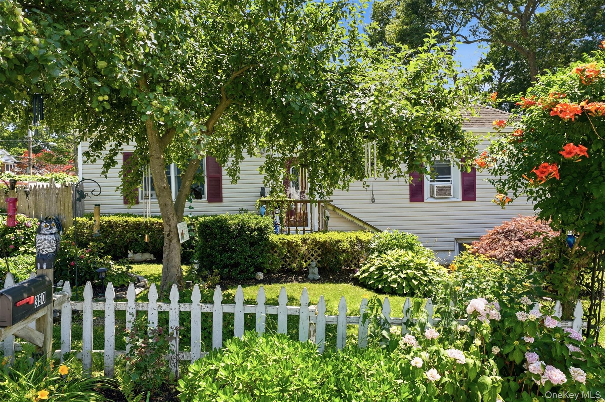 3rd image of 350 Boulder St, Islip, NY 11779 | MLS# 1030955