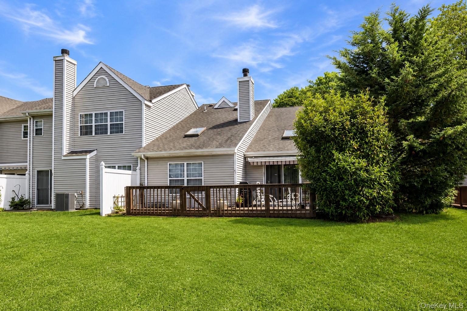 4th image of 65 Mystic Cir, Islip, NY 11706 | MLS# 1030985