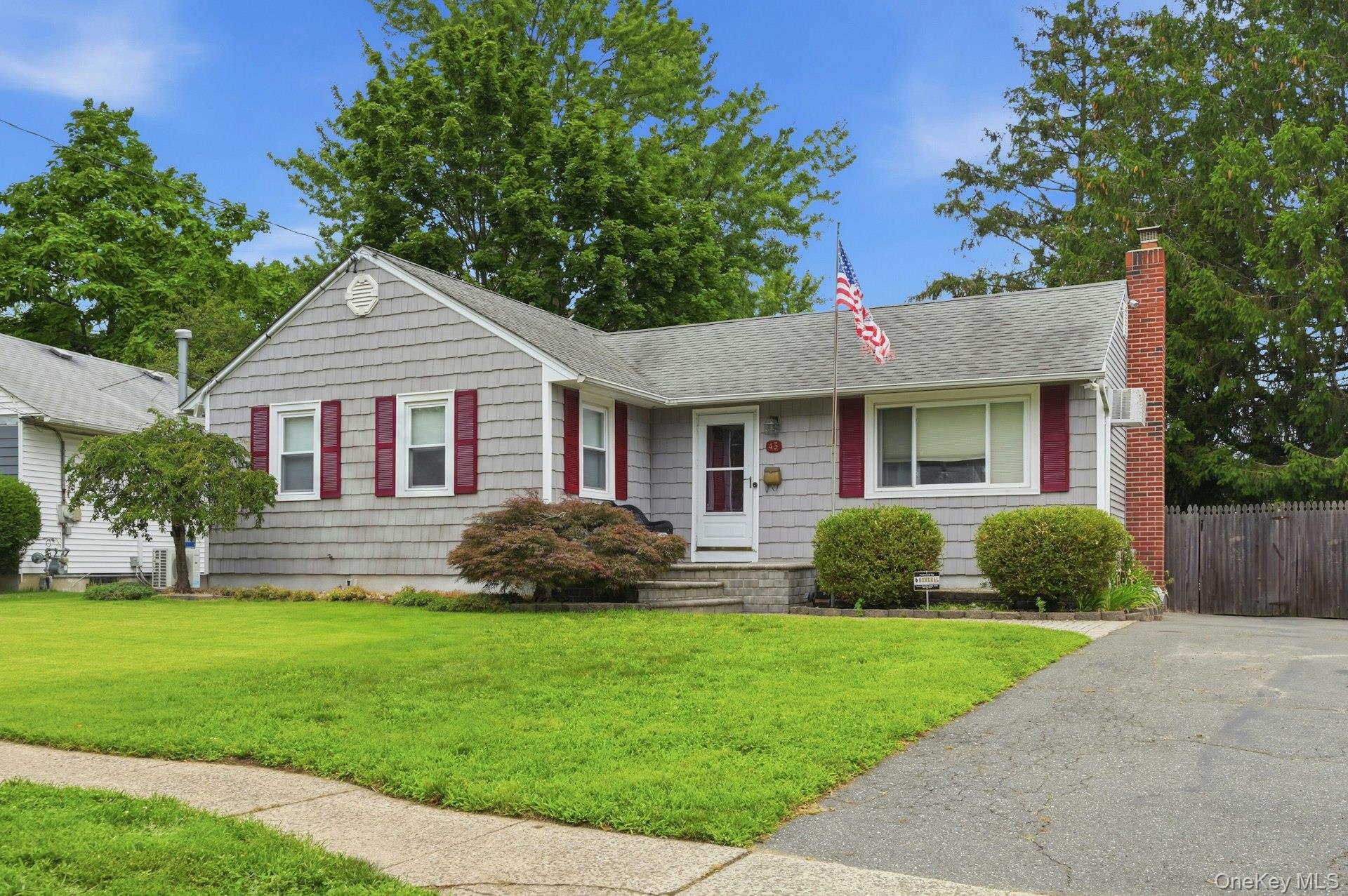2nd image of 43 Tappan Ave, Babylon, NY 11702 | MLS# 1030993