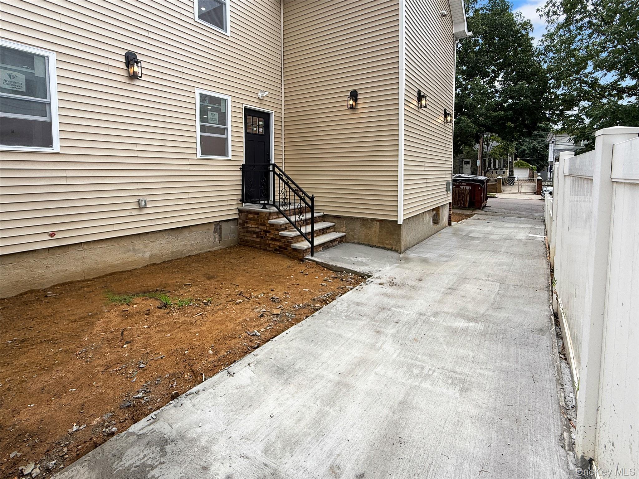 34th image of 14320 182nd Pl, New York, NY 11413 | MLS# 1030998