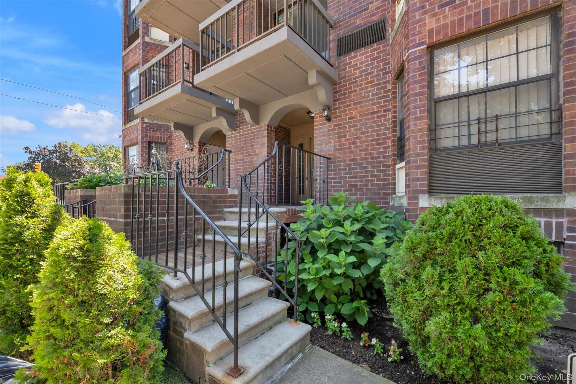 3rd image of 16314 71st Ave, New York, NY 11365