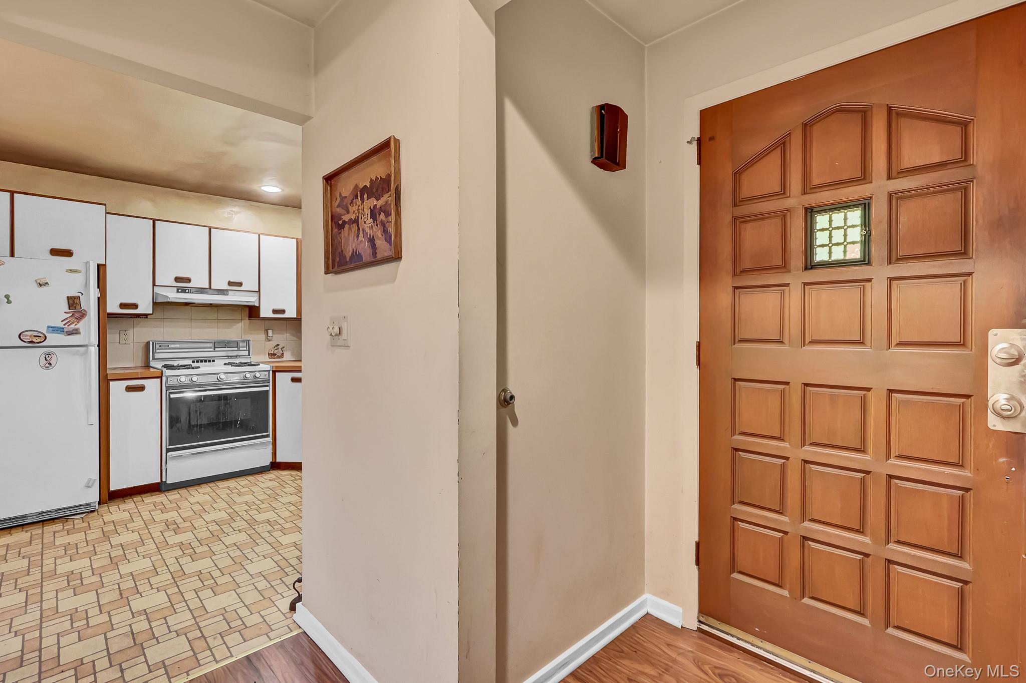 3rd image of 505 Leonard Blvd, North Hempstead, NY 11040 | MLS# 1031021