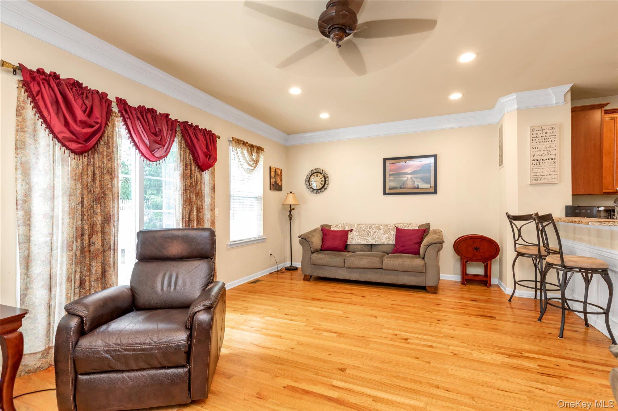 4th image of 96 Paget Ln, Oyster Bay, NY 11758 | MLS# 1031033