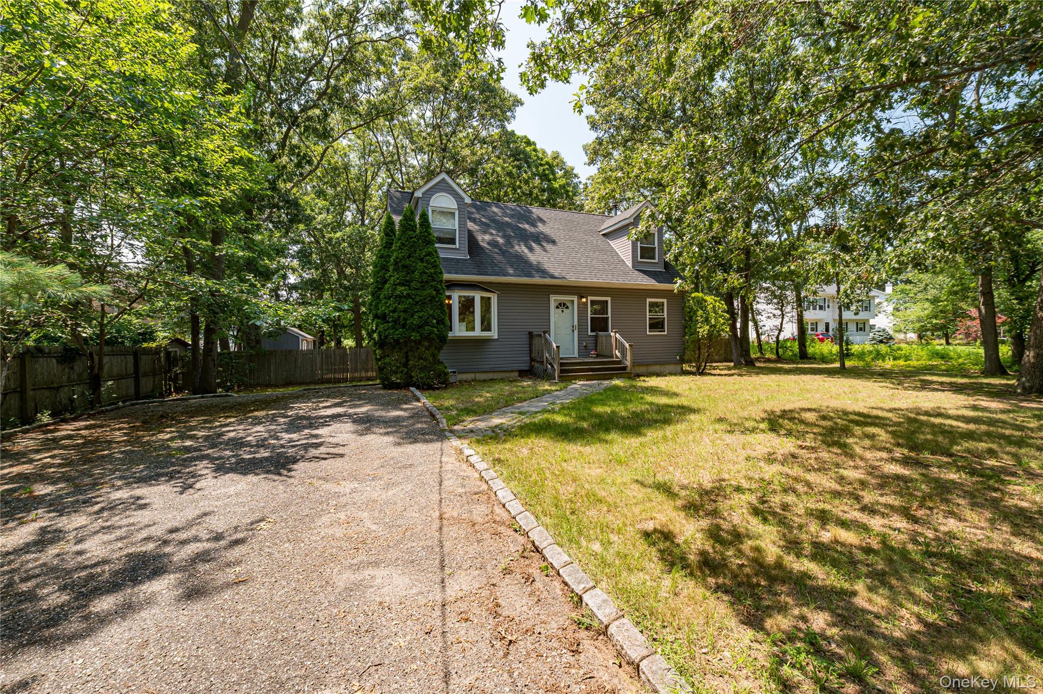 2nd image of 252 Oxhead Rd, Brookhaven, NY 11720 | MLS# 1031038